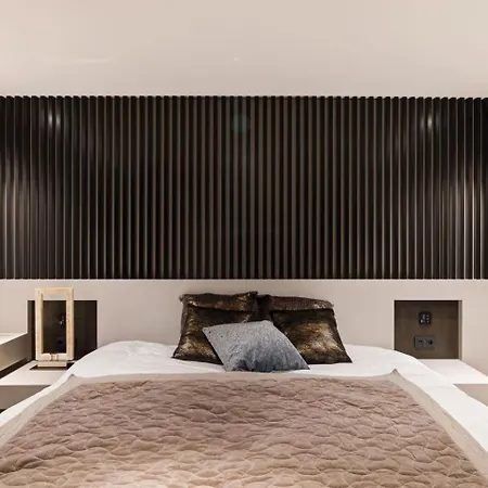 Elegant Living In The Heart Of *