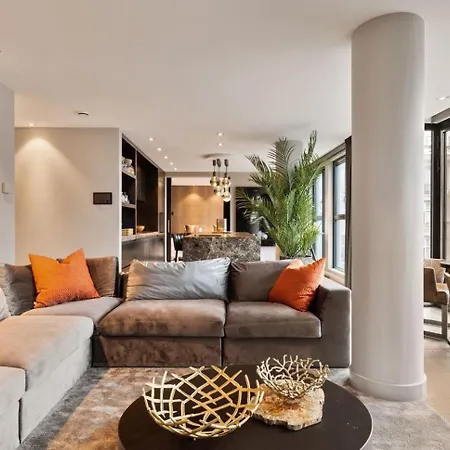 Elegant Living In The Heart Of